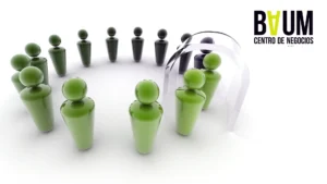 Inicio 13 Cómo reinventar tu estrategia de negocios en tiempos de cambio